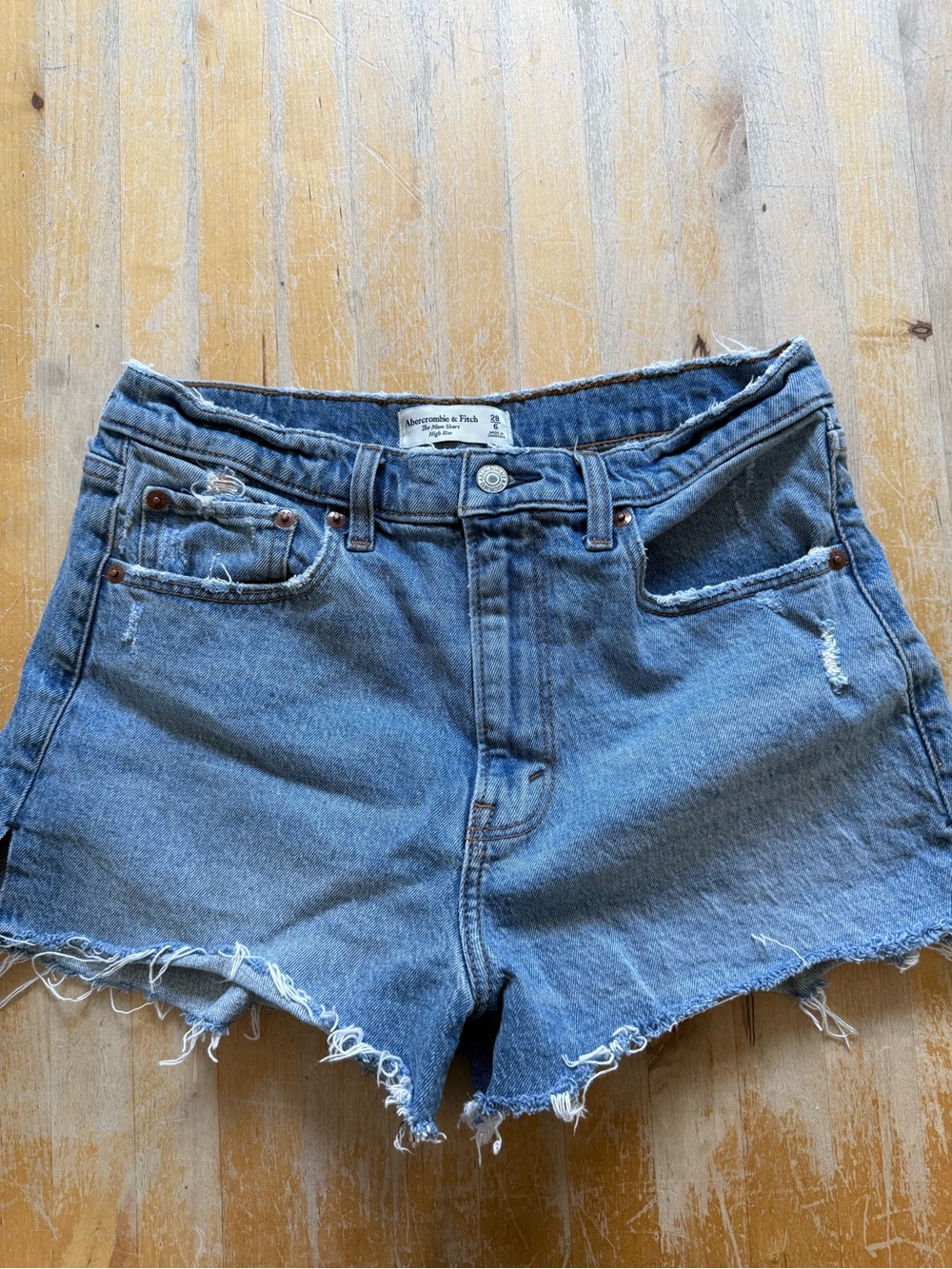 2 pairs size 6 shorts Abercrombie & American eagle - Picture 3 of 6